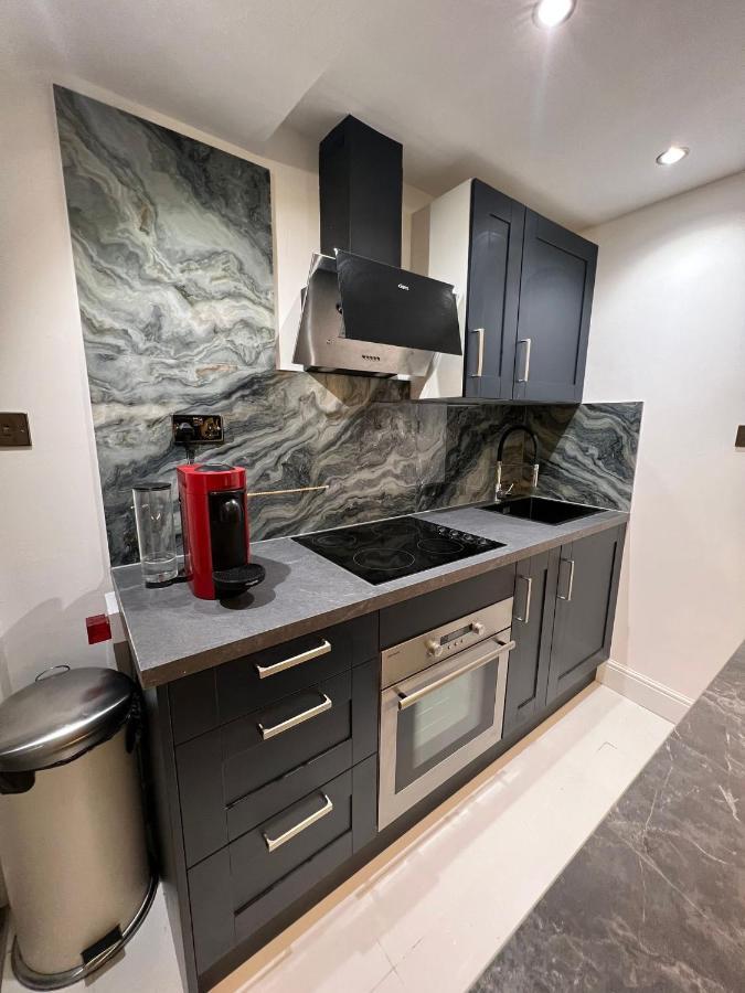 Newly Renovated Modern Studio Apartment In West Kensington London Eksteriør bilde